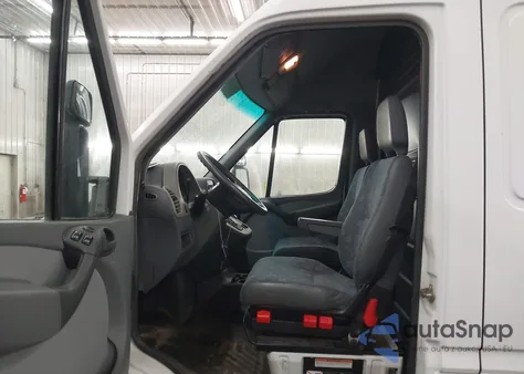 2005 Dodge Sprinter Van 2500 Shc z USA, uszkodzony, nr VIN WD2PD744255750260